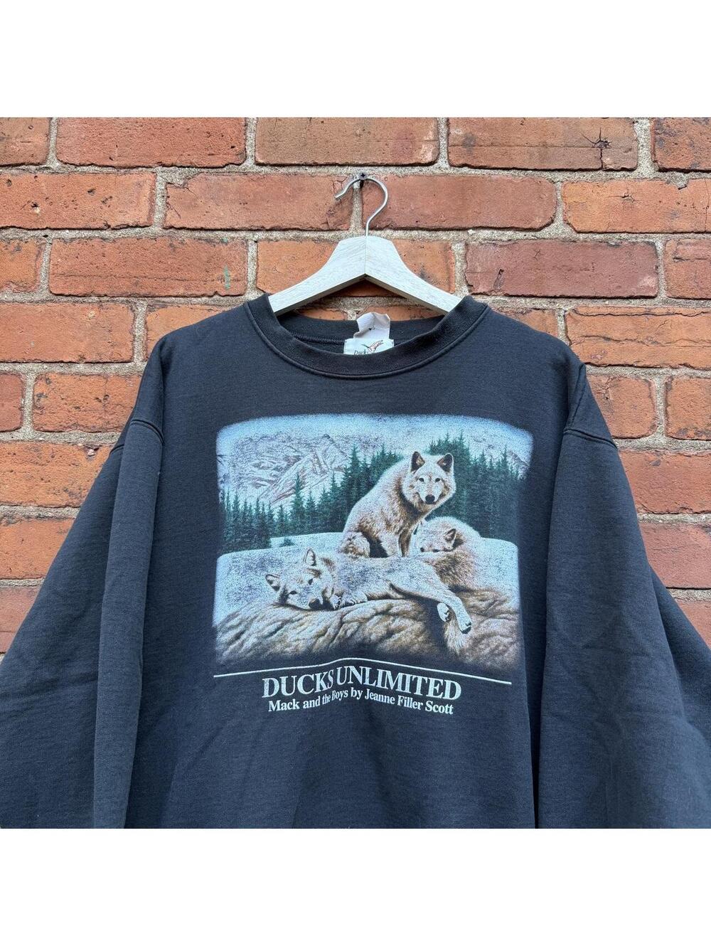 Vintage ducks unlimited Mack and the boys wolf crewneck sweatshirt 90s L
